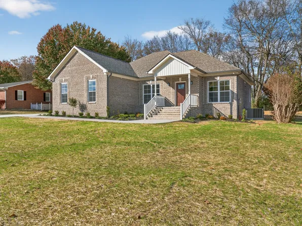 702 Meadow Rd, Mount Pleasant, TN 38474