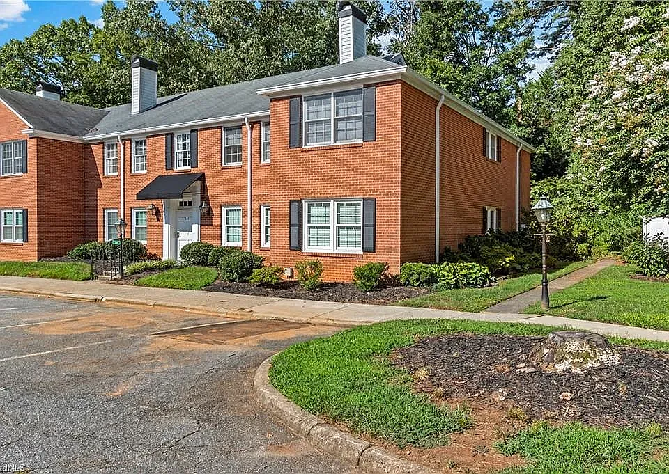 344 D Hanover Arms Ct #D