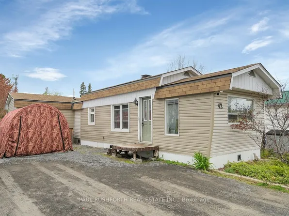 3535 Saint Joseph Blvd #42, Ottawa, ON K1C 1G7