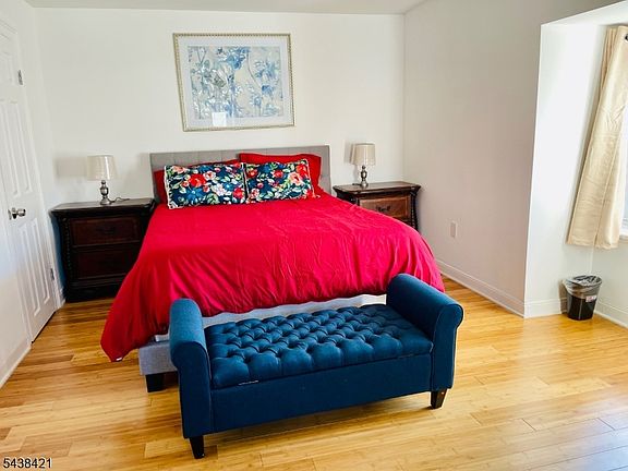3rd image of 24 Lexington Ave APT 3