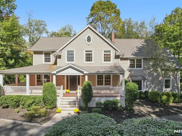 24 Scott Ct, Allendale, NJ 07401