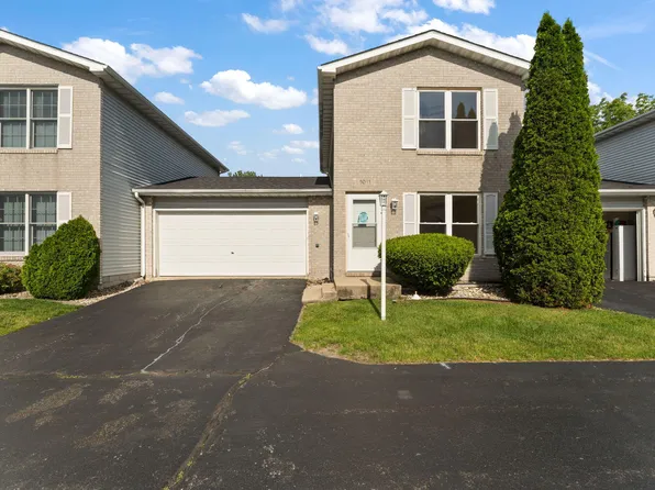 1011 Windsor Ln, Dyer, IN 46311