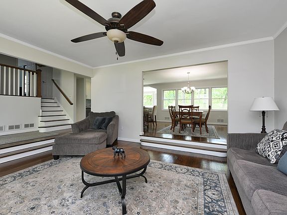 3rd image of 59 Essex Ct