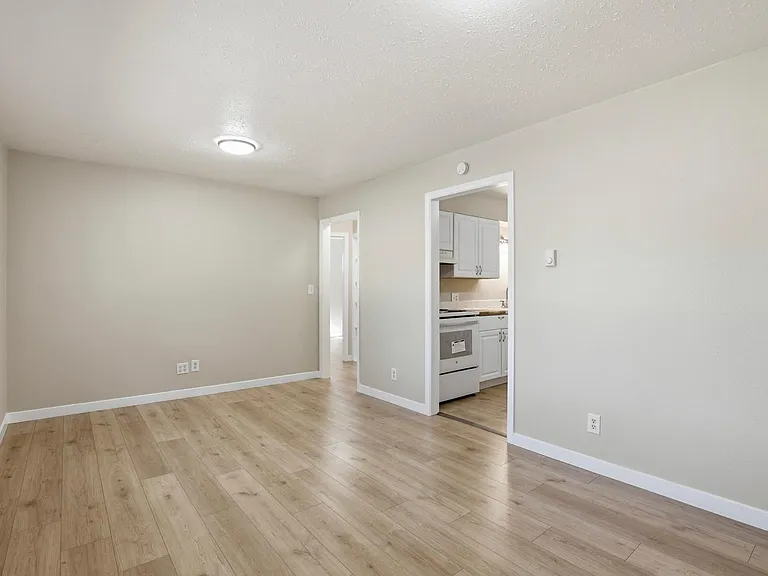 3218 N Maple St #3218 — Photo 15