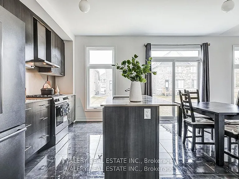26 Sam Battaglia Cres — Photo 6