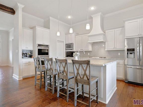 4th image of 4186 District St