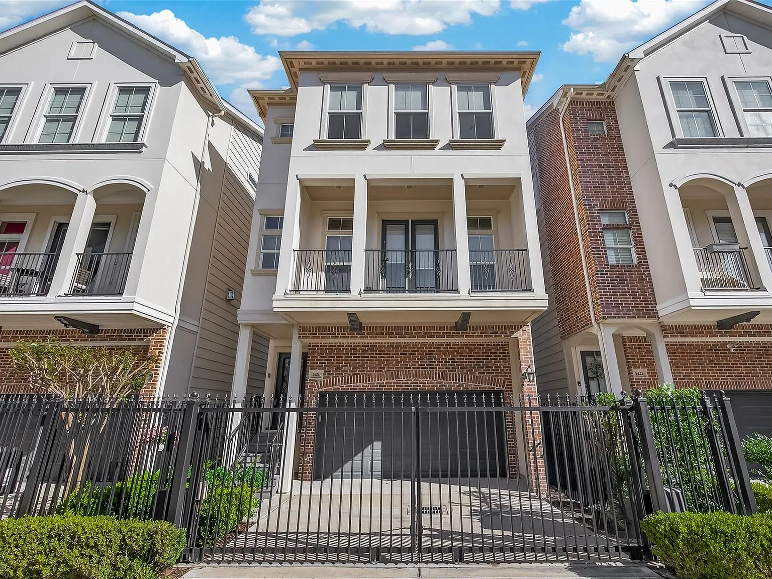 3 bed, 3.5 bath, 2047 sqft, $3,400 — Photo 3