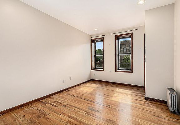 3rd image of 1016 Union St APT 4E