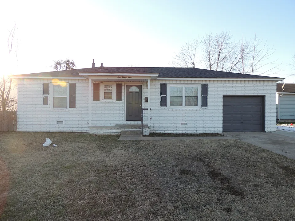 124 S 41st West Ave
