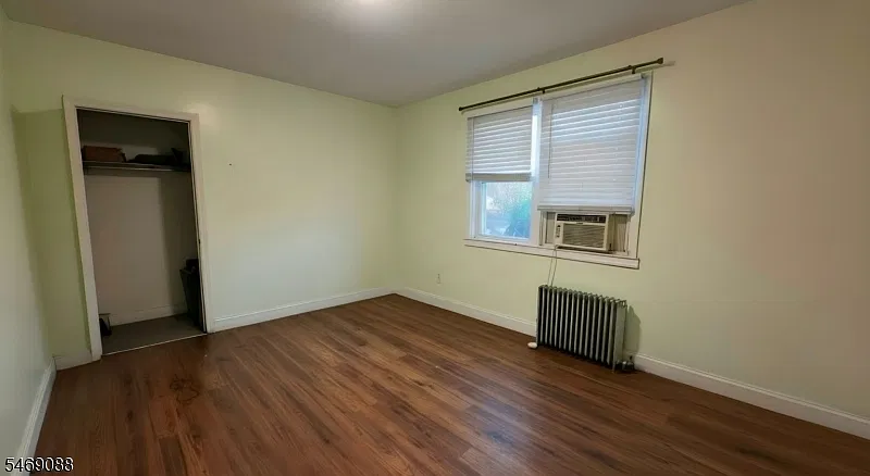 2 bed, 1.0 bath, 900 sqft, $2,200 — Photo 4