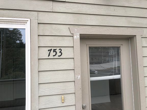 5th image of 751/753 S Scott St