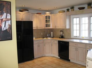 15 Tardy Ln N, Wantagh, NY 11793