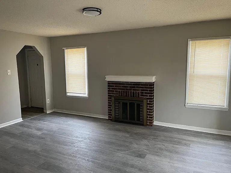 6148 Laura Ave — Photo 2