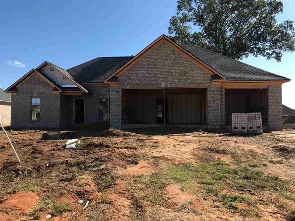 446 Strawberry Ridge Dr, Medina, TN 38355