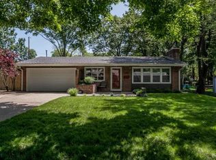 6907 Beverly St, Overland Park, KS 66204
