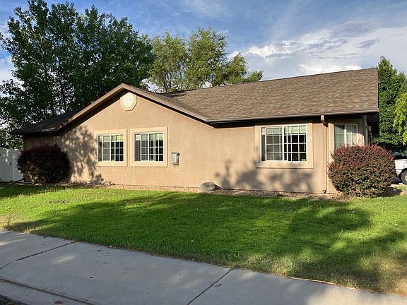 2nd image of 3014 Oakwood Dr