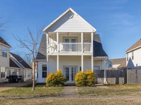 2725 N Westminster Dr, Fayetteville, AR 72704
