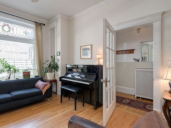 5th image of 431 W Saint James Pl