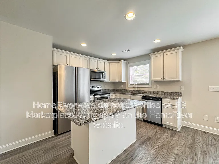 302 Beaumont Cir — Photo 6