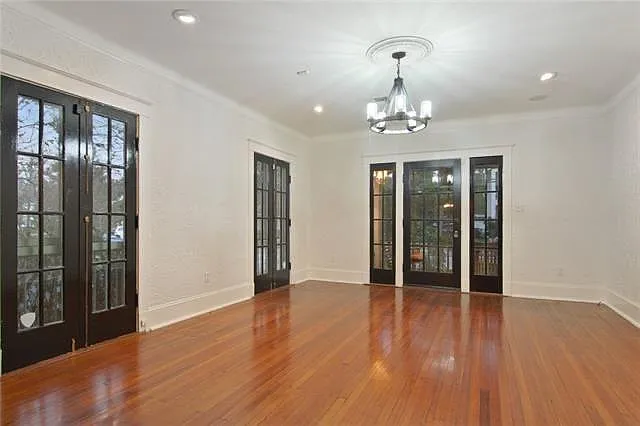 2738 Calhoun St — Photo 10