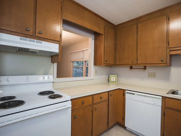 15 Alamo Ct #B — Photo 3