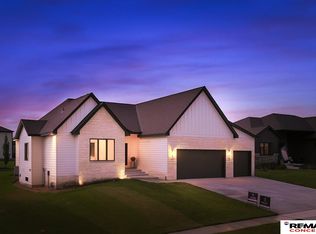 8911 Ranch Gate Rd, Lincoln, NE 68520