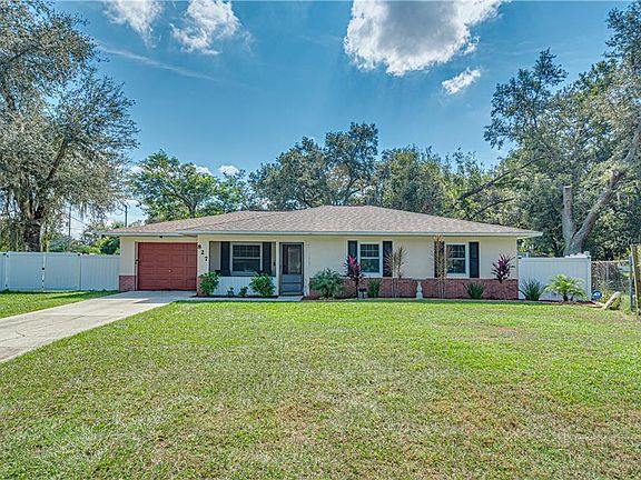 3rd image of 827 Kristen Ct