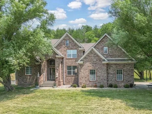 8119 S Hardsaw Rd, Oak Grove, MO 64075