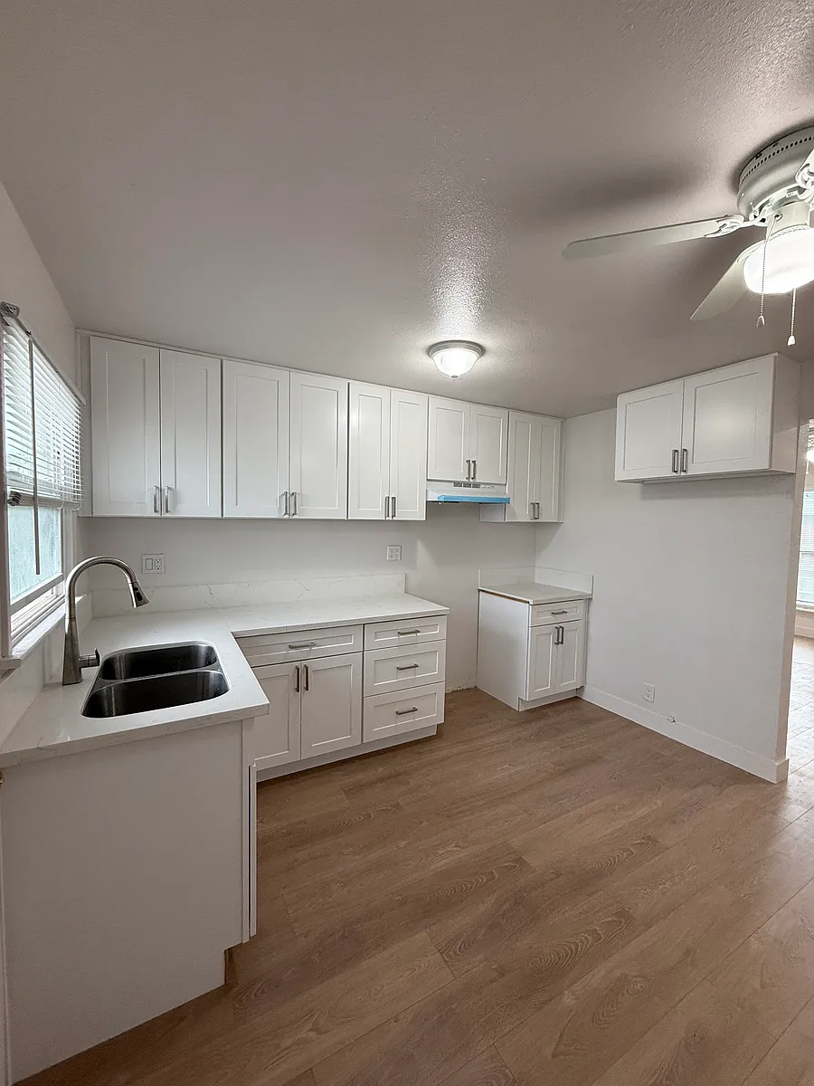 Building Photo - 3575 Beechwood Ave #F