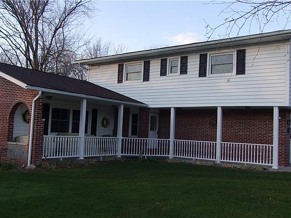 3rd image of 1901 Riverview Dr