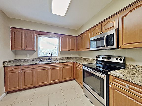 5th image of 2210 Elise Marie Dr