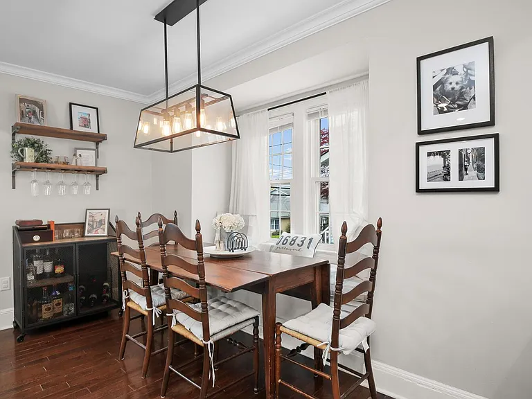 24 Nicholas Ave — Photo 8