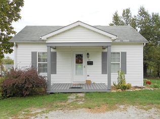 719 N 5th St, De Soto, MO 63020
