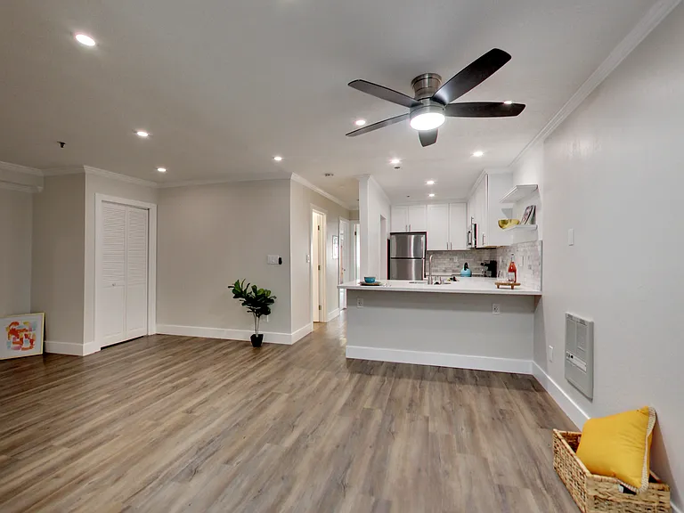 378 Van Buren - Renovated 2bed and 1bed units - Beautiful Building! — Photo 114