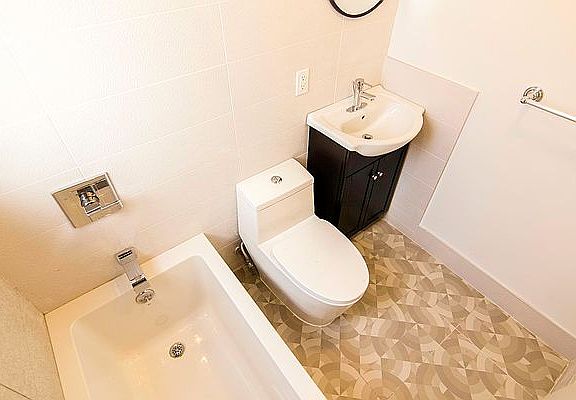 4th image of 381 S 3rd St APT 3C