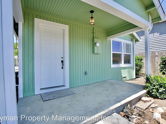 2nd image of 2731 Marin St