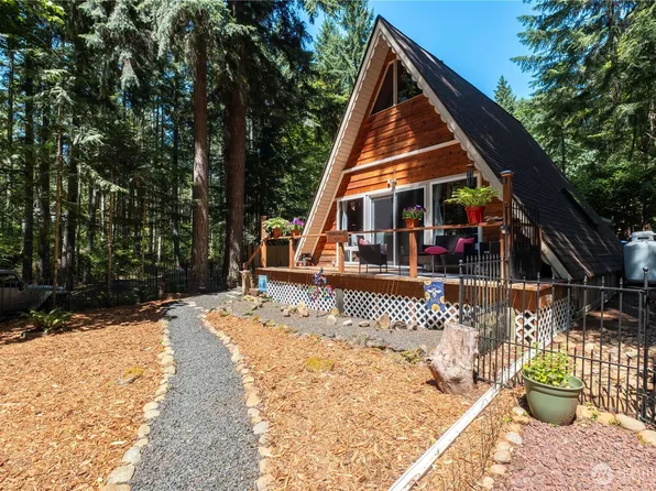 371 N Wynoochee Drive, Hoodsport, WA 98548