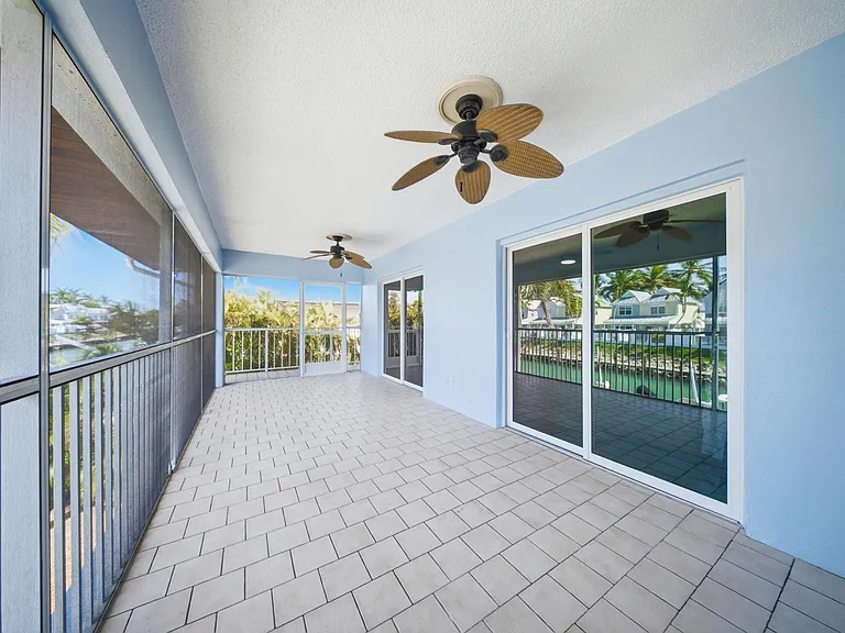 138 N Indies Dr #B — Photo 11