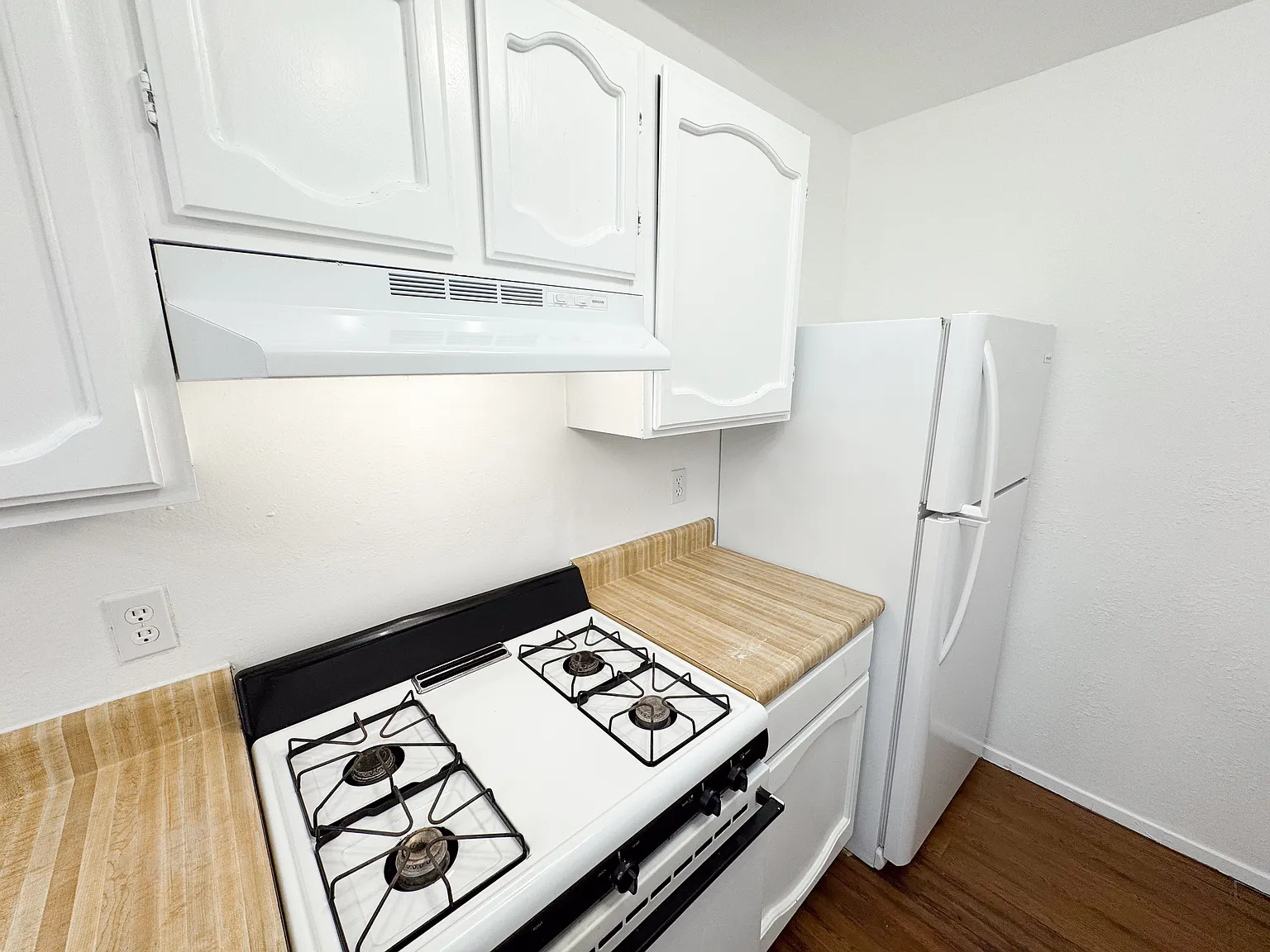 2 bed, 800 sqft, $995 — Photo 3