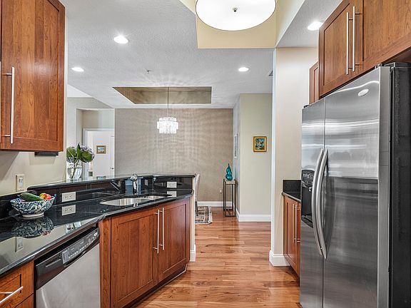 3rd image of 701 S Olive Avenue #1513