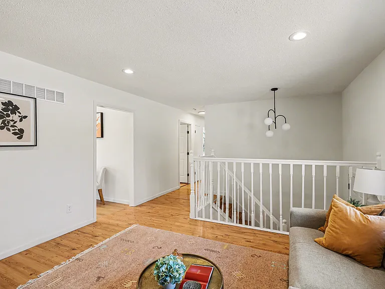 11939 Smalley Ave — Photo 23