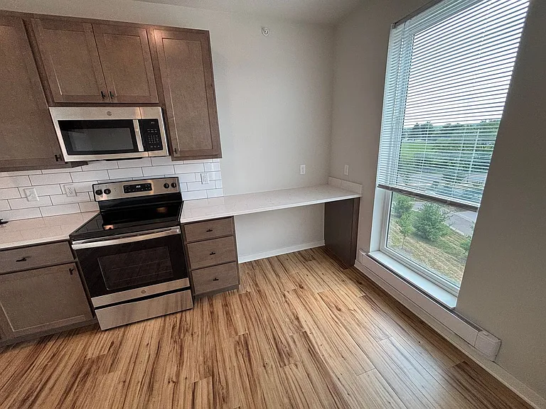 The Outlook Apartments — Photo 29