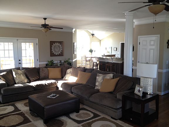 Greatroom to Kitchen