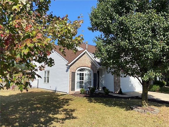 3rd image of 6824 Pantina Ln