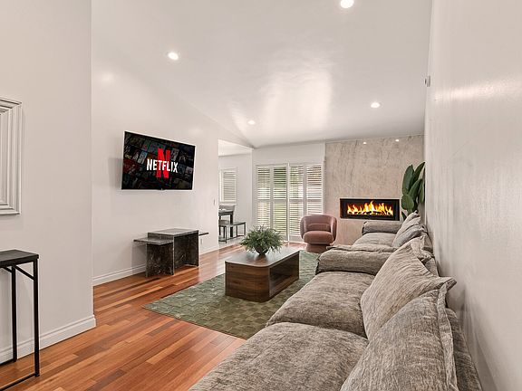 2nd image of 7814 Chimineas Ave
