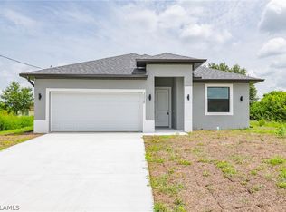 3028 39th St SW, Lehigh Acres, FL 33976