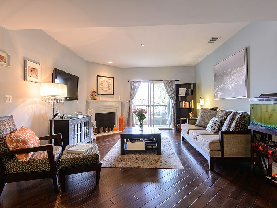 1st image of 4424 Whitsett Ave APT 207