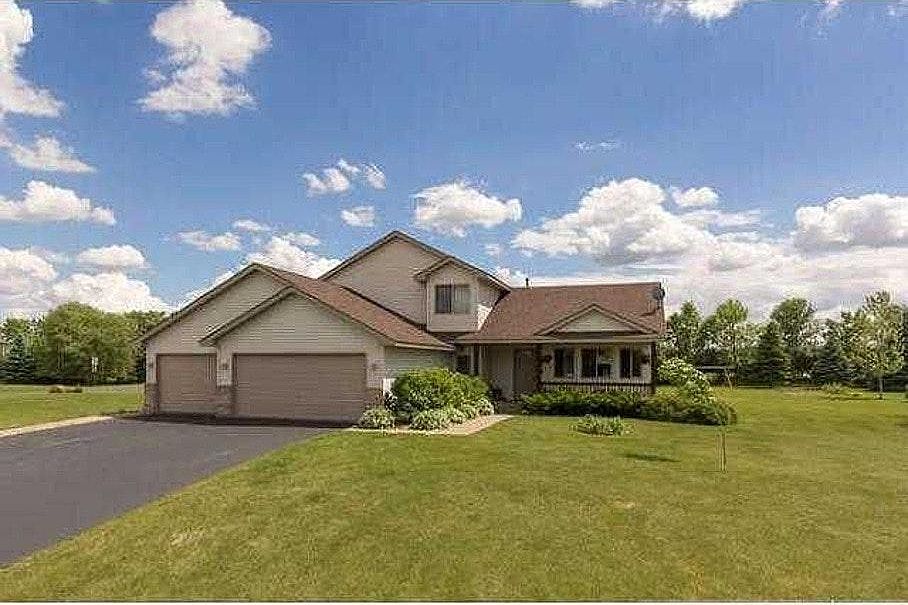 One Acre Lot, 3 Car Garage