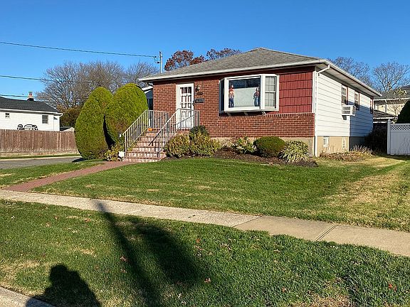 4th image of 118 Crestwood Blvd