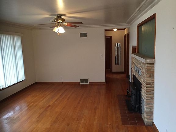 Living down hall to bedrooms